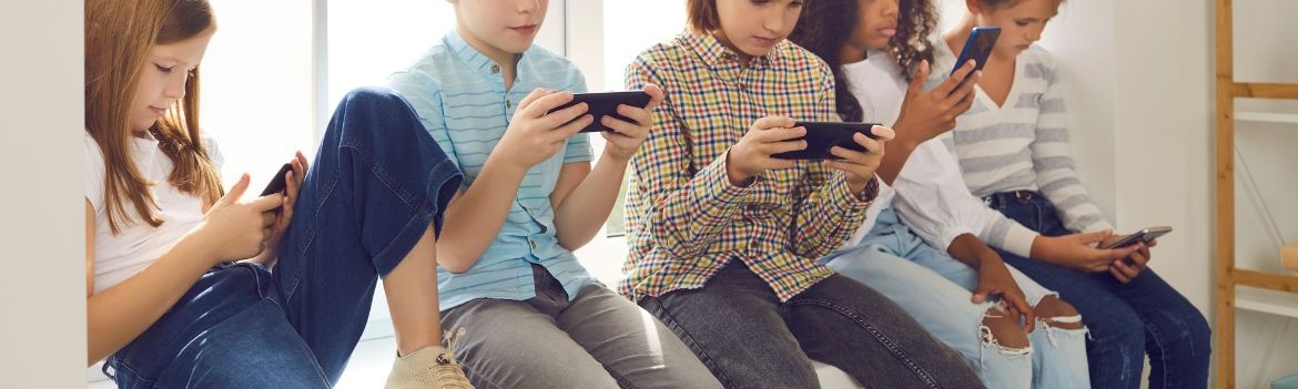 Social Media & Gaming Addiction: Warning Signs, Risks, and How to Take Control