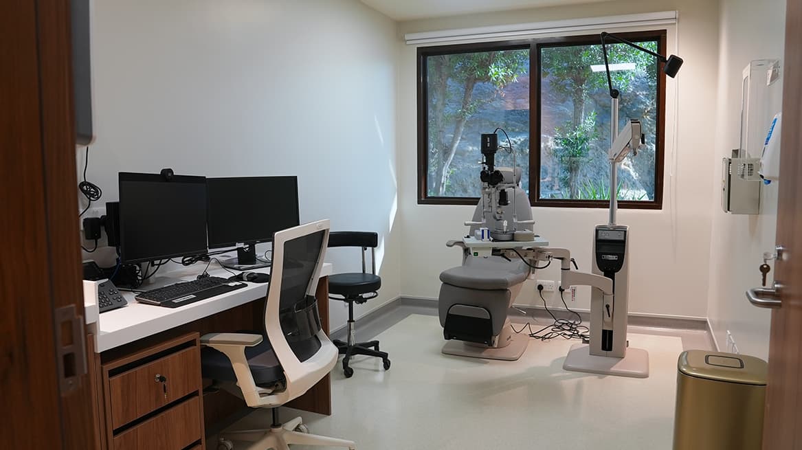 article-eye-care-center-opening-caro-6.jpg
